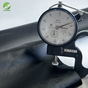 Kunden spezifische schwarze <span class=keywords><strong>CPP</strong></span> matte hitze beständige Kunststoff folie klebstoff frei für Bürobedarf Möbel produktion Schneid verarbeitung - Product Image 5