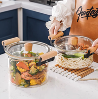 Vente en gros d'ustensiles de cuisine en verre écologiques, casserole en verre transparent avec couvercle en verre et poignée en bois