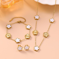 Ensemble de bijoux de luxe en gros, plaqué or 18 carats, acier inoxydable, 3 pièces : boucles d'oreilles, bracelet, collier, motif trèfle à cinq feuilles, nacre, cadeau