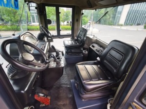 Heißer Verkauf: Gebrauchte 30-Tonnen-Asphalt-Vibrationswalze mit 4 Vorderrädern & 5 Hinterrädern, 132-kW-Dieselmotor, Lager & Pumpe - Product Image 6