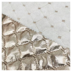 Sáng Bóng Chần Vải Vàng Dập 100% <span class=keywords><strong>Polyester</strong></span> <span class=keywords><strong>260T</strong></span> <span class=keywords><strong>Pongee</strong></span> Quilting Vải Cho Hàng May Mặc/Áo Khoác Mùa Đông - Product Image 4