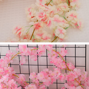 Tiras de flores de cerezo artificiales, decoraciones florales románticas para techos de bodas, decoración interior en rosa claro, blanco y rosa piel. - Product Image 6