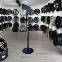 Présentoir pour roues de voiture-Support en métal à 3 niveaux pour présentoirs de jantes Showroom Présentoir pour roues de voiture