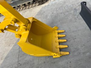 Excavadora Komatsu PC56 Usada Premium, Motor Komatsu Original, Consumo de Combustible Estable, Sin Accidentes Graves, Cabina con Aire Acondicionado - Product Image 3