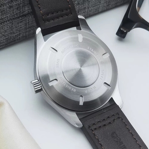 นาฬิกาข้อมือผู้ชายขนาด 40 มม. ระบบออโตเมติก เครื่อง Seiko NH35 กระจกมิเนอรัล ไม่มีโลโก้ สามารถสลักโลโก้ได้ นาฬิกาพนักงานบิน - Product Image 5
