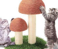 Griffoir interactif de luxe pour chat en forme de champignon avec corde en sisal naturel et jouet suspendu en bois pour chats d'intérieur