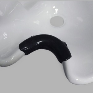 Neck Support <b>Pad</b> For Shampoo Chair Black Silicone With <b>Suction</b> Cups Minimalist Design Easy To Clean - Product Image 4
