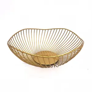 Modern Metal home decorative table iron gold wire vegetable fruit storage basket Braided Toy Towels Blanket Basket