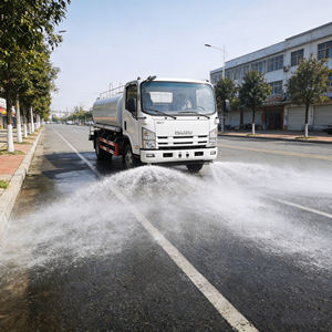 Camion arroseur de marque japonaise, empattement 3815 mm, capacité 8 m³, 4x2, capacité de 6000 L, camionnette de nettoyage routier - Product Image 4