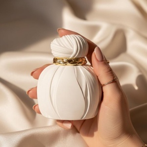 Il Produttore Vende Profumi di Alta Qualità per Donne Arabe con Fragranze Floreali e Fruttate, Dolci e Durature - Product Image 5