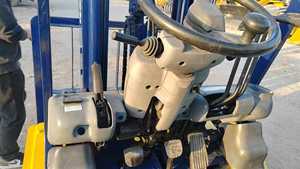 מלגזה קומטסו 3 טון מנוע דיזל משומשת 1000 מ\\\"מ 160 מ\\\"מ תורן חד-שלבי 1220 מ\\\"מ 1500 מ\\\"מ 2440 מ\\\"מ סיבוב - Product Image 3