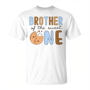 T-shirt d'anniversaire Brother Of The Sweet One Cookies And Milk, tenue assortie pour la famille - Product Image 2