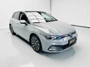 <span class=keywords><strong>Volkswagen</strong></span> Golf 2023 Facelift 280TSI DSG Pro a Basso Chilometraggio, 5 Posti, Usato Affidabile, Hatchback Urbano per Mercato Russo e Africano - Product Image 3