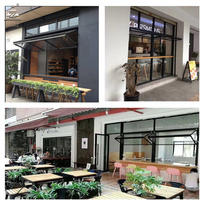 Ventana Plegable de Aluminio con Diseño de Rejilla Vertical Insonorizada para Bares, Tiendas y Cafeterías