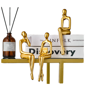 รูปปั้นเรซิ่นตกแต่งสไตล์นอร์ดิก รูปทรงตามสั่ง วาดลายด้วยมือสีทอง งานศิลปะนามธรรม สำหรับตกแต่งสำนักงาน ชั้นวางหนังสือ สไตล์โมเดิร์น - Product Image 1