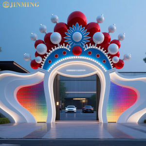Una gran escultura de fibra de vidrio de una corona de Fénix y un adorno de escultura de ópera china tradicional - Product Image 4