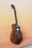 Guitare Jazz Archtop Faite à la Main Yunzhi, Table en Épicéa Creuse, Écorce en Érable Flammé Massif, Guitare Électrique Personnalisable, Touche en Ébène