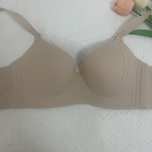 บราไร้โครง OEM/ODM บางเฉียบ ไร้รอยต่อ สีนู้ด ป้องกันแบคทีเรีย สำหรับผู้หญิง สวมใส่สบาย เหมาะสำหรับใส่ลำลอง - Product Image 4