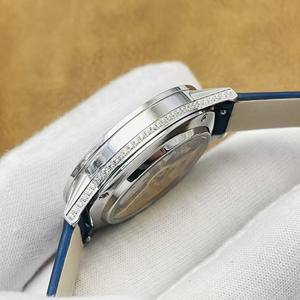 Reloj de Mujer de Alta Gama Personalizado, Exquisito, Automático, con Fase Lunar, Carta Celestial, Correa Azul Zafiro Luminosa e Incrustaciones de Moissanita - Product Image 5