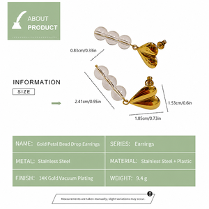 Boucles d'oreilles pendantes sculptées avec perles transparentes en acier inoxydable plaqué or 14 carats sous vide - Product Image 4
