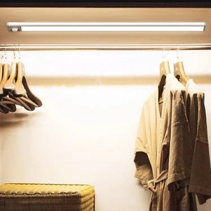 Lumière de placard sans fil rechargeable à détecteur de mouvement, 54 LED, éclairage sous armoire avec panneau LED en aluminium, 8000K, super lumineuse - Product Image 5