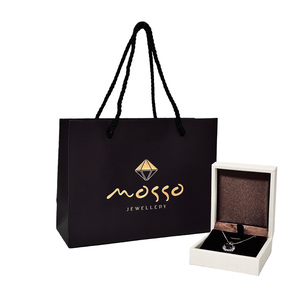 Sac de shopping en papier noir artisanal de luxe, écologique, recyclable, avec logo imprimé personnalisé et poignée en ruban, pour bijoux et cadeaux - Product Image 2