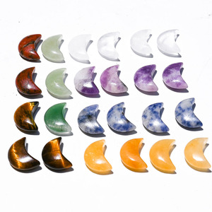 Colgante de Luna Creciente Miniatura de Cristal Natural, Piedra en Bruto Pulida, Venta al por Mayor - Product Image 5