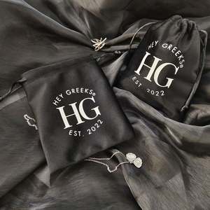 Pochette en velours de luxe avec cordon de serrage et logo personnalisé, design portable pour le rangement des bijoux et l'emballage de cadeaux - Product Image 2