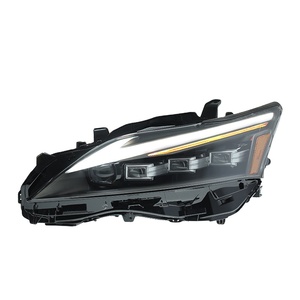 Conjunto de Faros Delanteros LED Matrix de Tres Ojos de 12V para CT200 11-20, con Luz de Giro Dinámica y Alta Luminosidad - Product Image 2