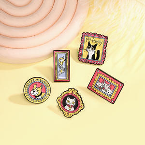 Sming Pin Enamel keluarga saya Pin kerah kucing foto hewan peliharaan bros logam kunci hati anjing persegi - Product Image 1