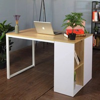 Station de travail de bureau élégante avec finition blanche lisse, design simple, bureau d'ordinateur adapté à la maison moderne, table d'ordinateur pour étude