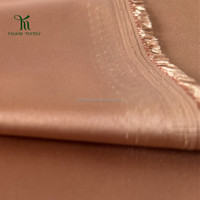 En stock 2025 nouveau 100% Polyester 100D * 100D 180gsm Imitation acétate Satin résistant aux rides tissu extensible pour robe de pyjama