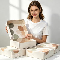 Boîtes d'expédition en carton ondulé écologiques, personnalisées et colorées, avec fermeture magnétique, gaufrage UV, emballage imperméable pour vêtements