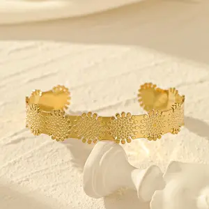 Einfachster Titans tahl Blumen armband Edelstahls chmuck 14 Karat Gold Armband Großer C-förmiger Armreif für Frauen