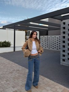 PB&ZA 2025 Nuova Giacca da <span class=keywords><strong>Donna</strong></span> <span class=keywords><strong>in</strong></span> <span class=keywords><strong>Pelle</strong></span> Scamosciata Effetto Pelliccia Stile Europeo e Americano Fatta a Mano 4341/811 - Product Image 5