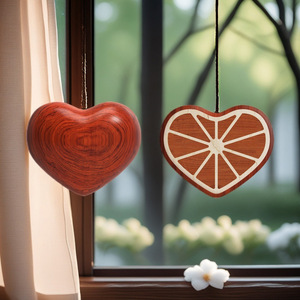 Pendentif en bois de rose en forme de cœur, design orange, cadeau unisexe pour couple, breloque de mode DIY - Product Image 1