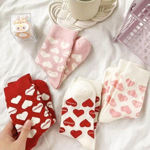 थोक कोरियन प्यारा दिल आकार सॉक ट्रेंडी आकस्मिक वैलेंटाइन कस्टम डिजाइन क्रू मोजे महिलाओं के लिए - Product Image 4
