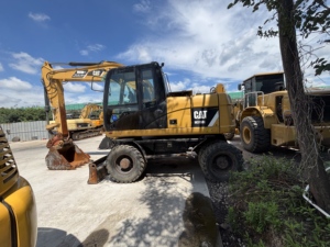 รถขุดขนาดเล็ก Caterpillar M315D2 มือสอง พร้อมชิ้นส่วนสำคัญสำหรับเครื่องขุดและรถขุดดิน - Product Image 2