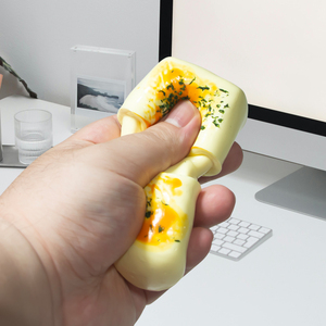 Juguete Sensorial de Silicona con Forma de Pastel de Arroz, Estilo Comida, Juguete Blandito y Lindo para Aliviar el Estrés - Product Image 1