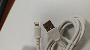 Cavo TPE di Alta Qualità <span class=keywords><strong>per</strong></span> Ricarica Rapida 3A <span class=keywords><strong>per</strong></span> Serie <span class=keywords><strong>iPhone</strong></span> 8-14, 1 <span class=keywords><strong>Metro</strong></span>, Connettore USB 2.0 <span class=keywords><strong>per</strong></span> Telefoni, Computer e Fotocamere - Product Image 3