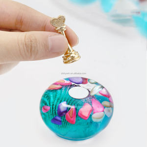 Soporte de resina para decoración de uñas al por mayor, soporte de aleación para práctica de concha marina de hielo submarino, soporte de exhibición de placa magnética fuerte para decoración de uñas - Product Image 4