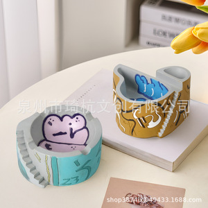 Portalápices creativo de resina con diseño de grafiti, forma redonda, para decoración de escritorio y regalo - Product Image 3