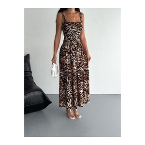 Robe longue superposée à bretelles imprimé léopard en viscose tissée 125 cm – Tenue décontractée - Product Image 3