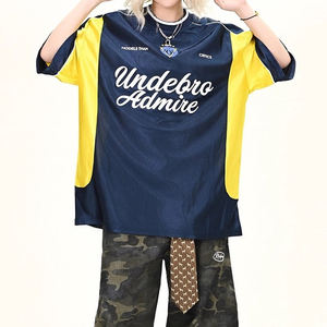 T-shirt drapé à manches courtes en jersey patchwork color block pour homme, style sportif vintage, coupe ample, style hip-hop, haut à demi-manches - Product Image 3