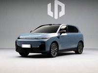 Новый Leapmotor B10 2025 года: Компактный электрический кроссовер с задним приводом, АКПП, адаптивным круиз-контролем, левым рулем и кожаными сиденьями