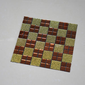 Bande <span class=keywords><strong>de</strong></span> carreaux <span class=keywords><strong>de</strong></span> mosaïque en verre <span class=keywords><strong>de</strong></span> cristal <span class=keywords><strong>de</strong></span> fond bleu carré <span class=keywords><strong>de</strong></span> 4mm <span class=keywords><strong>de</strong></span> style chinois moderne pour mur extérieur pour la décoration d'appartement et d'hôtels - Product Image 3