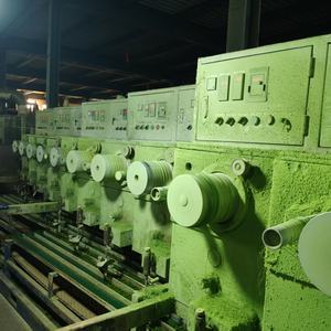 Gazon artificiel pour terrain de football, gazon <span class=keywords><strong>synthétique</strong></span> haute densité pour terrain de football, gazon artificiel durable et bon marché en <span class=keywords><strong>rouleau</strong></span> - Product Image 5