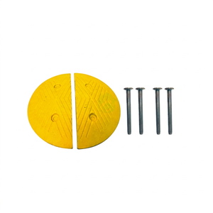 Nouvelle borne de limitation de vitesse en caoutchouc jaune de grande taille, de haute qualité, hauteur 4 cm, durable, sûre, fiable, pour la sécurité routière, utilisation longue durée - Product Image 1