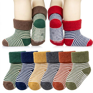 Chaussettes antidérapantes personnalisées Bilu pour enfants, OEM ODM, chaussettes antidérapantes pour grands enfants, chaussettes en coton à motifs mignons pour garçons et filles, à porter au quotidien - Product Image 2