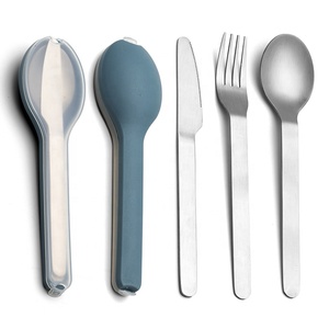 Juego <span class=keywords><strong>de</strong></span> cubiertos <span class=keywords><strong>de</strong></span> acero inoxidable <span class=keywords><strong>de</strong></span> 3 piezas, tenedor <span class=keywords><strong>de</strong></span> mesa <span class=keywords><strong>de</strong></span> boda, cuchara, cuchillo <span class=keywords><strong>con</strong></span> ESTUCHE <span class=keywords><strong>DE</strong></span> VIAJE sostenible - Product Image 1